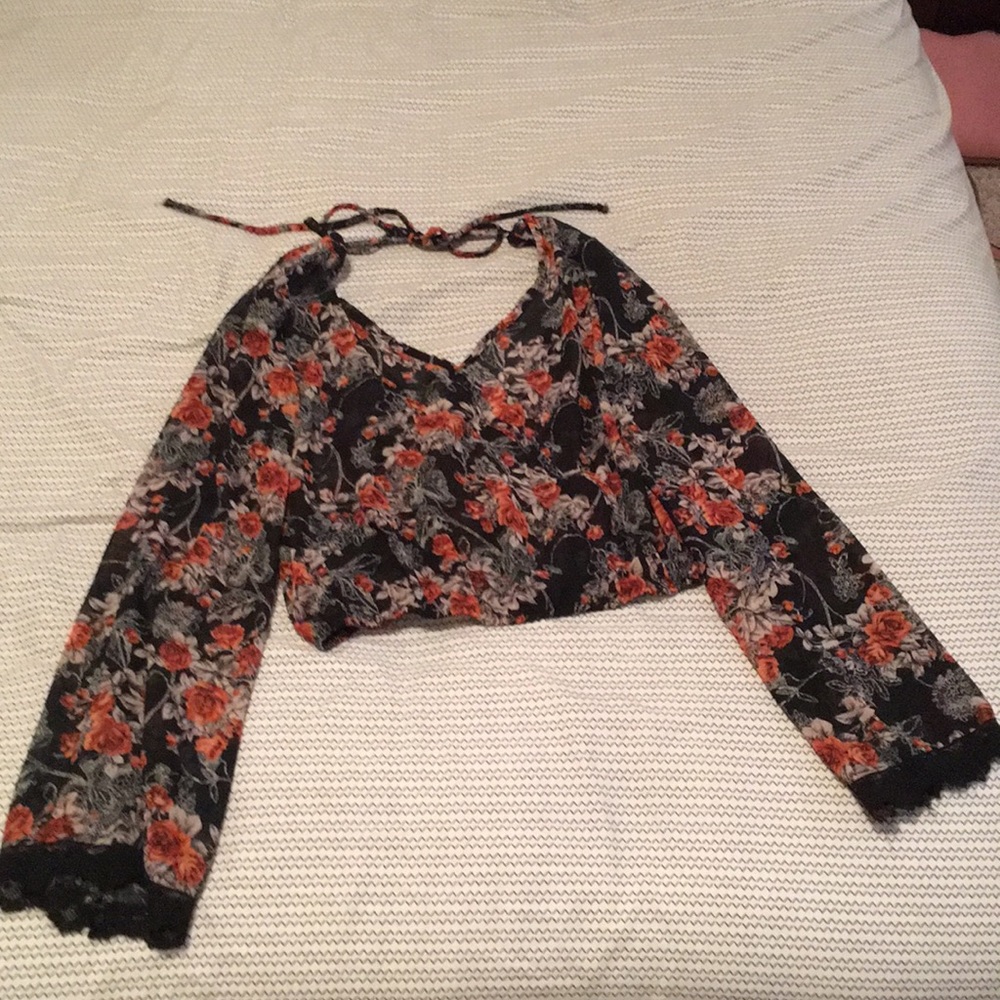 Floral/black long sleeve blouse